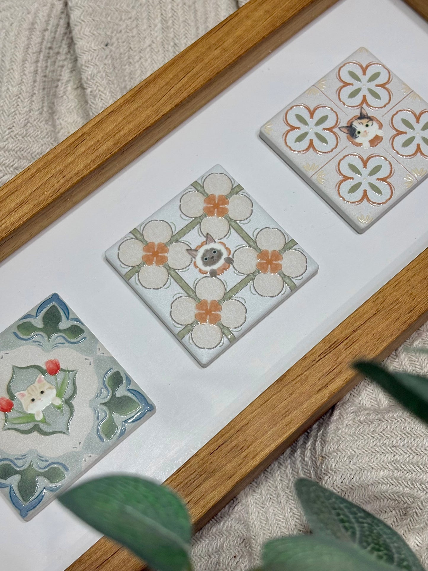 Solid Wood Display Frame for 3 Tiles