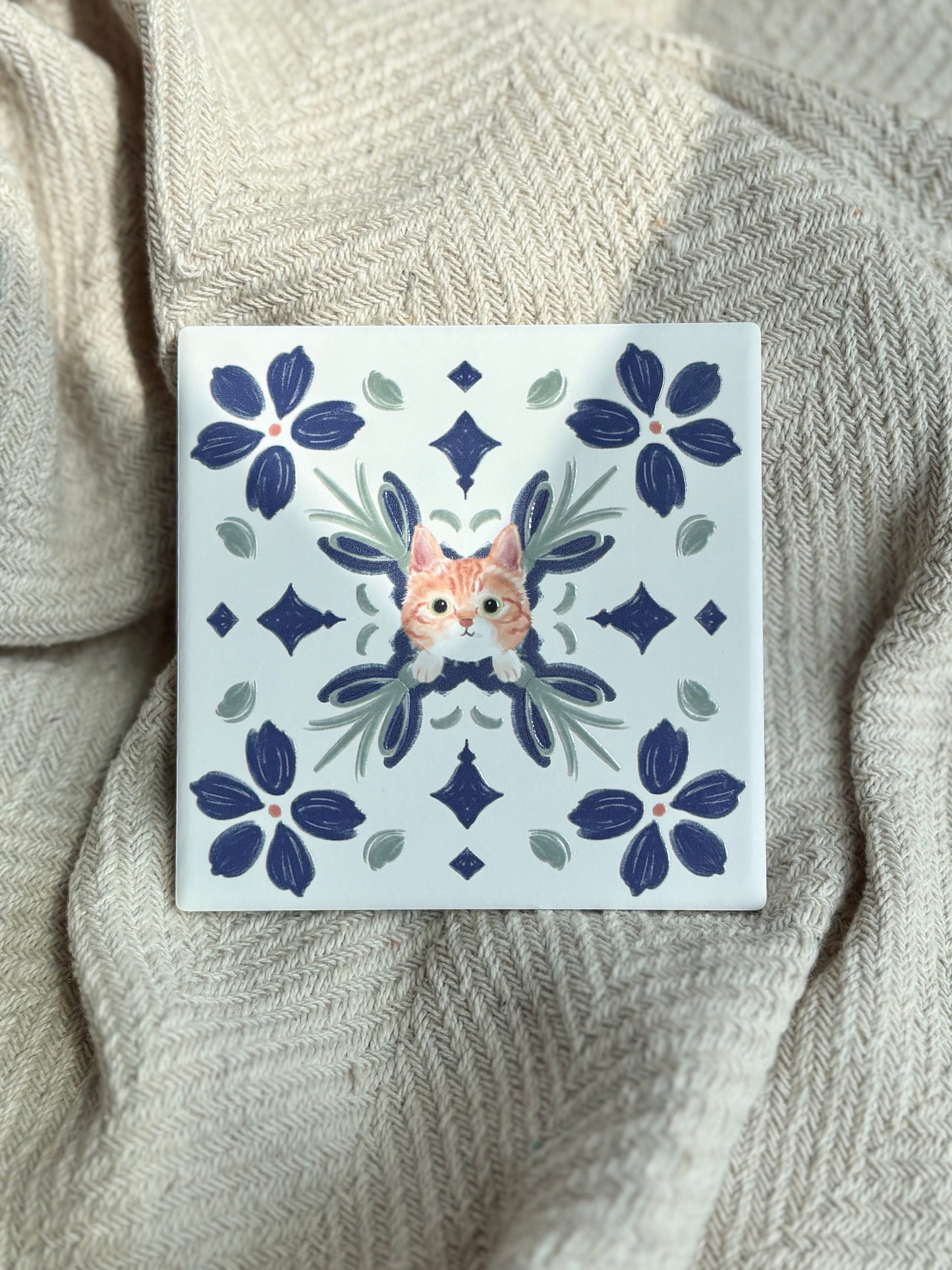 橘貓【青花時光】立體浮雕花磚陶瓷杯墊