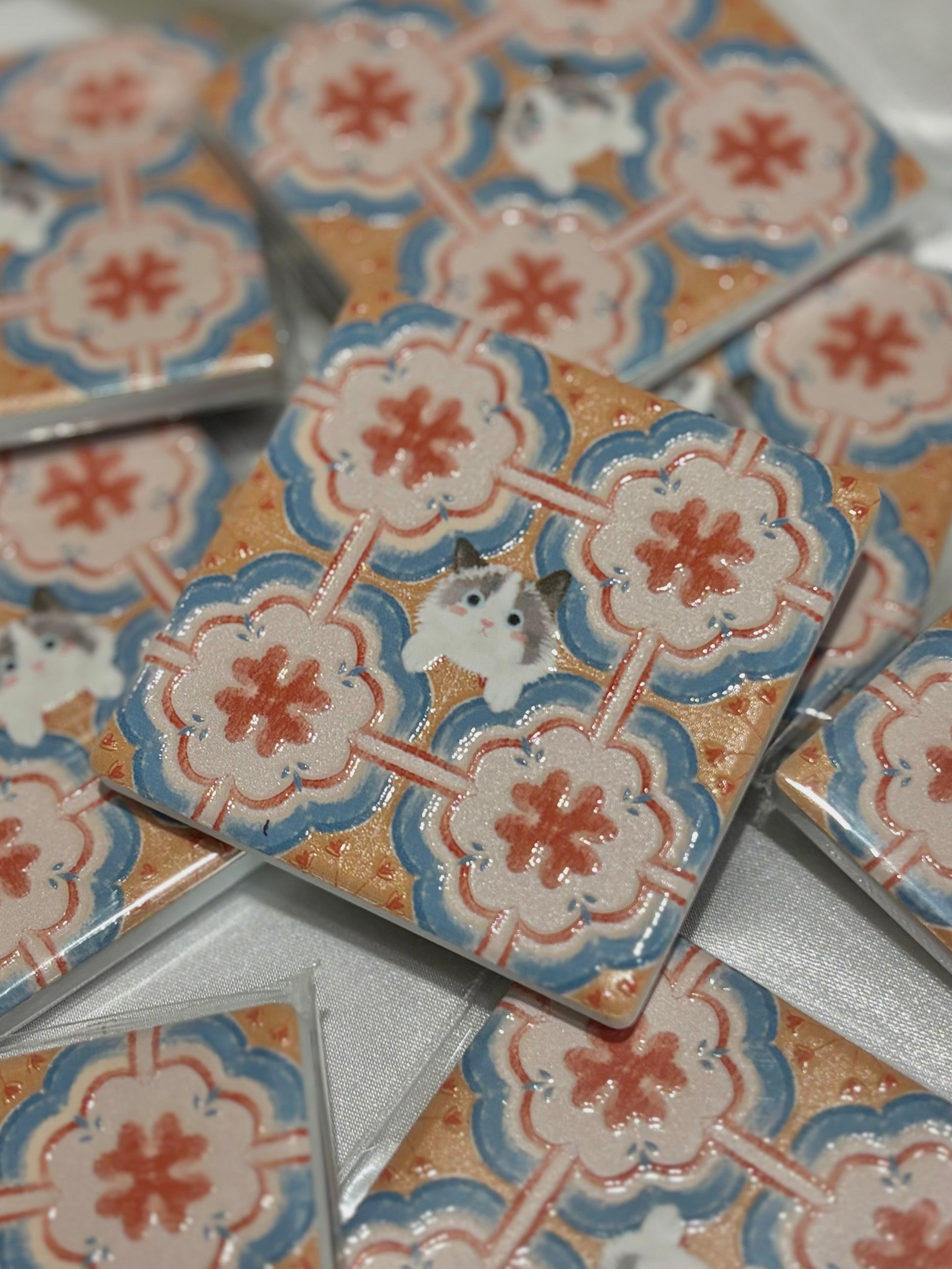 Eunique Art: Ragdoll Cat, Vintage Majolica Tile, Glossy Relief Ceramic Magnet