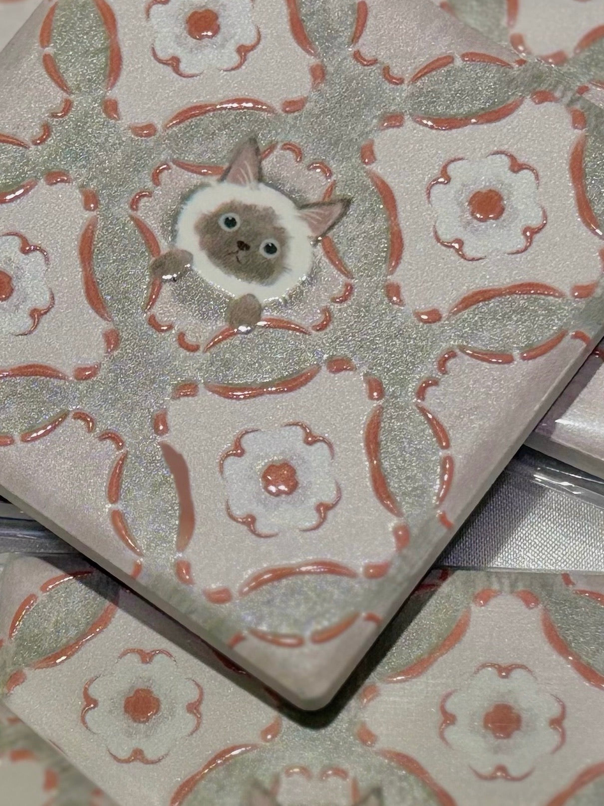 Eunique Art: Siamese Cat, Terracotta & Sage, Vintage Majolica Tile, Glossy Relief Ceramic Magnet Detail