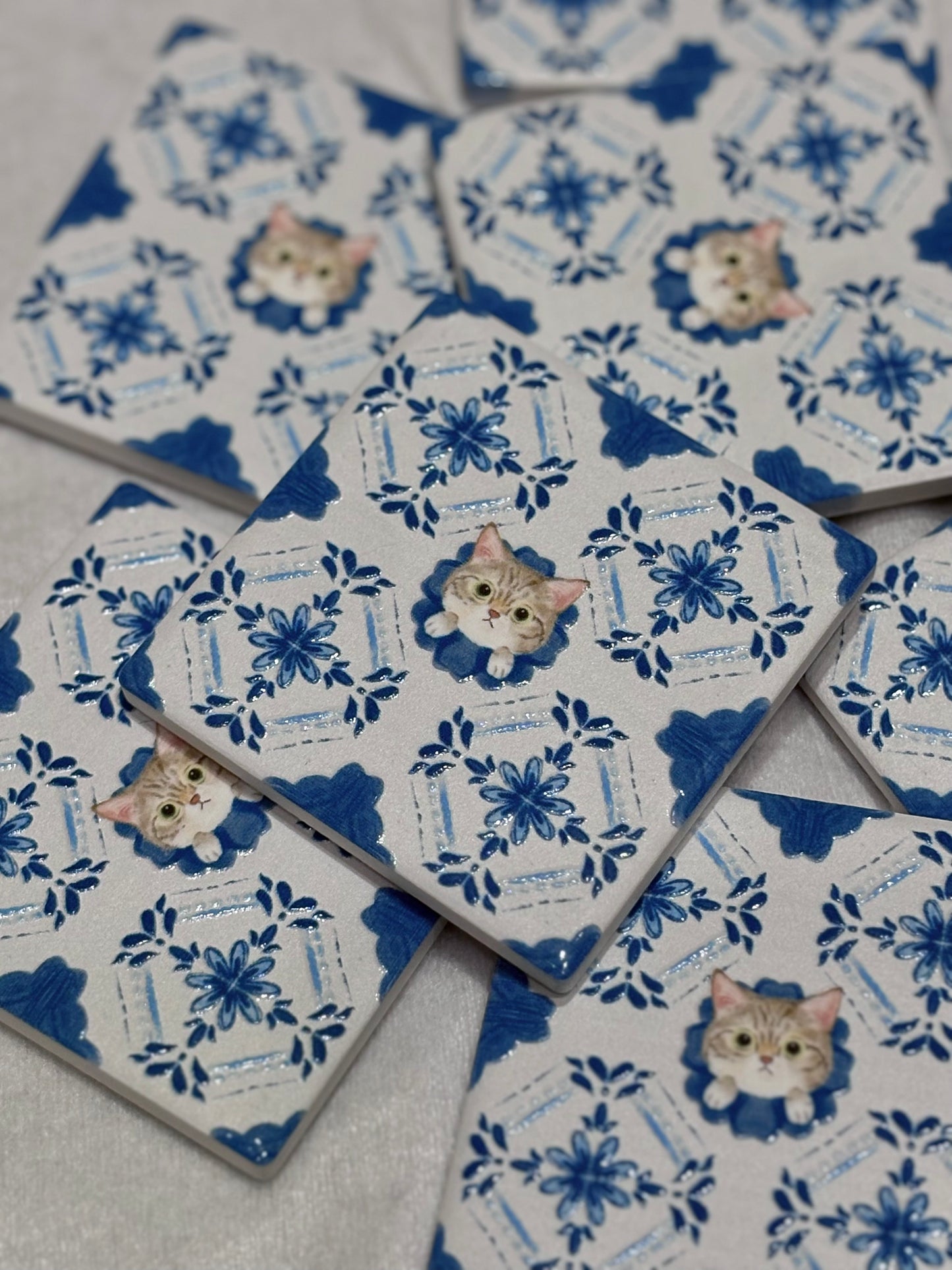 Eunique Art: Tabby Cat, Vintage Majolica Tile, Glossy Relief Ceramic Magnet
