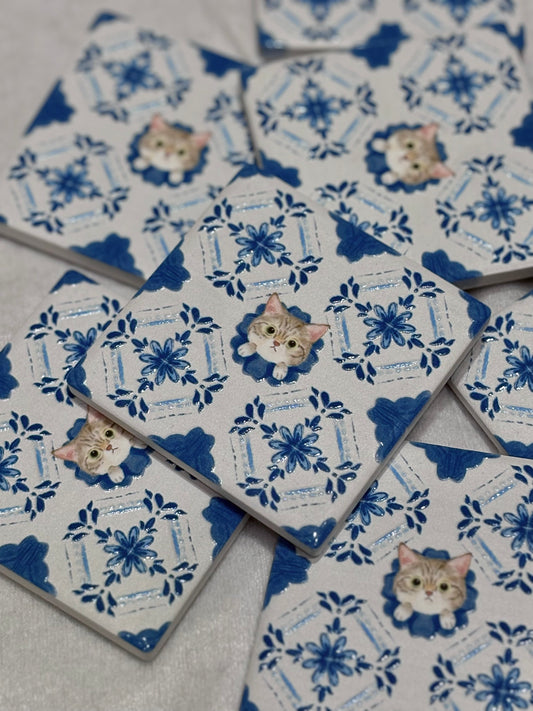 Eunique Art: Tabby Cat, Vintage Majolica Tile, Glossy Relief Ceramic Magnet